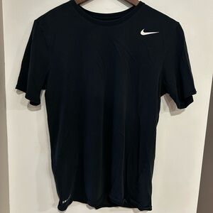 nike dryfit t shirt Men’s Medium